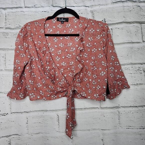 Lulus Short Sleeve Cropped Tie Front Carnation Crush Floral Top Womens Small - Picture 2 of 12